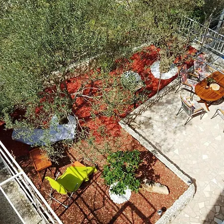 Erdgeschosswohnung Mit Viel Komfort Und Terrasse By Interhome *