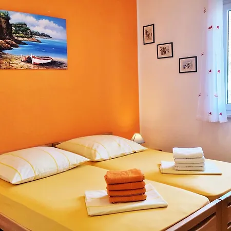 Erdgeschosswohnung Mit Viel Komfort Und Terrasse By Interhome *