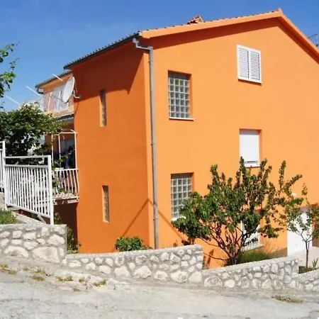 Erdgeschosswohnung Mit Viel Komfort Und Terrasse By Interhome Апартаменты