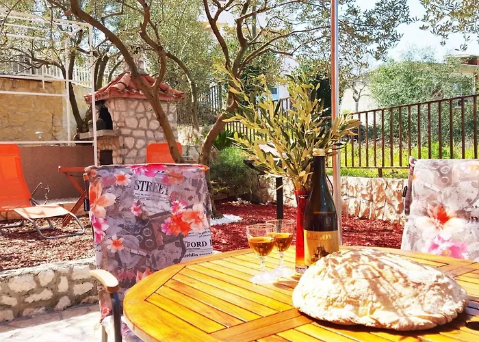 Erdgeschosswohnung Mit Viel Komfort Und Terrasse By Interhome *