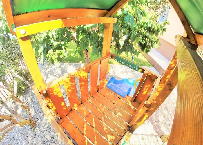 Διαμέρισμα Erdgeschosswohnung Mit Viel Komfort Und Terrasse By Interhome Τρογκίρ