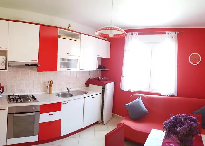 Erdgeschosswohnung Mit Viel Komfort Und Terrasse By Interhome Τρογκίρ