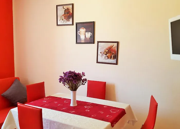 Erdgeschosswohnung Mit Viel Komfort Und Terrasse By Interhome Τρογκίρ