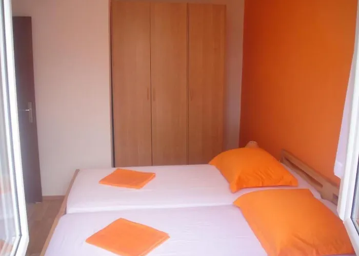 Erdgeschosswohnung Mit Viel Komfort Und Terrasse By Interhome *