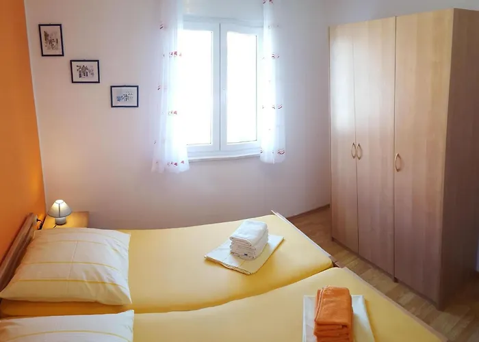 Erdgeschosswohnung Mit Viel Komfort Und Terrasse By Interhome 公寓 *