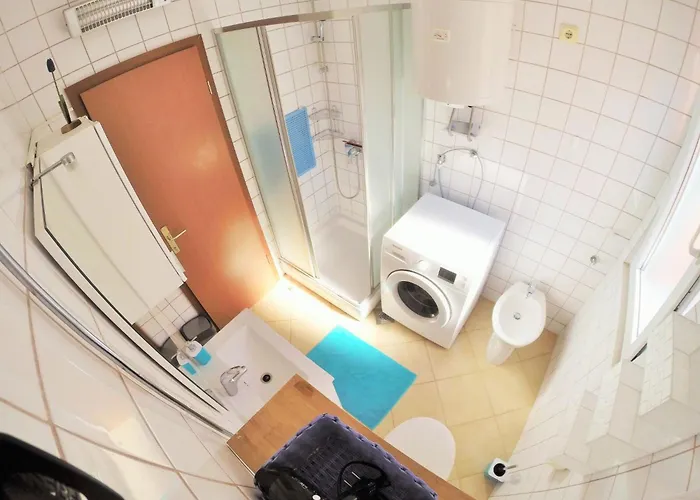 Erdgeschosswohnung Mit Viel Komfort Und Terrasse By Interhome * 特罗吉尔