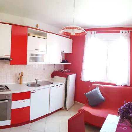 Erdgeschosswohnung Mit Viel Komfort Und Terrasse By Interhome Trogir